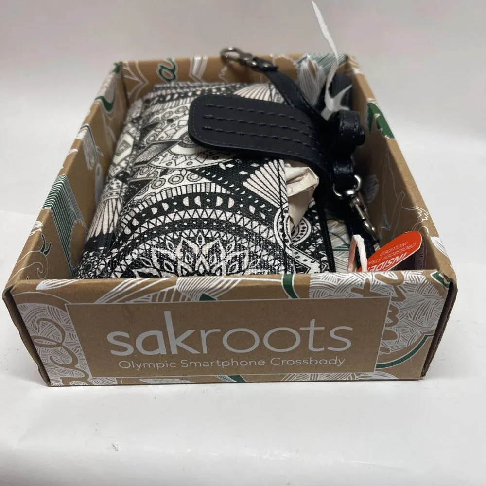Sakroots Olympic - Black wristlet crossbody- Black SD - New In Box - Picture 3 of 3